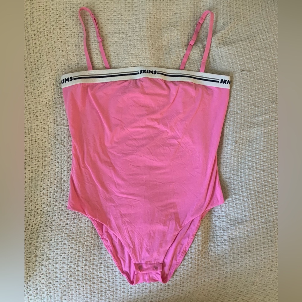 SKIMS Fits Everybody Logo Straight Neck Strapless Bodysuit Sugar Pink Size 2X